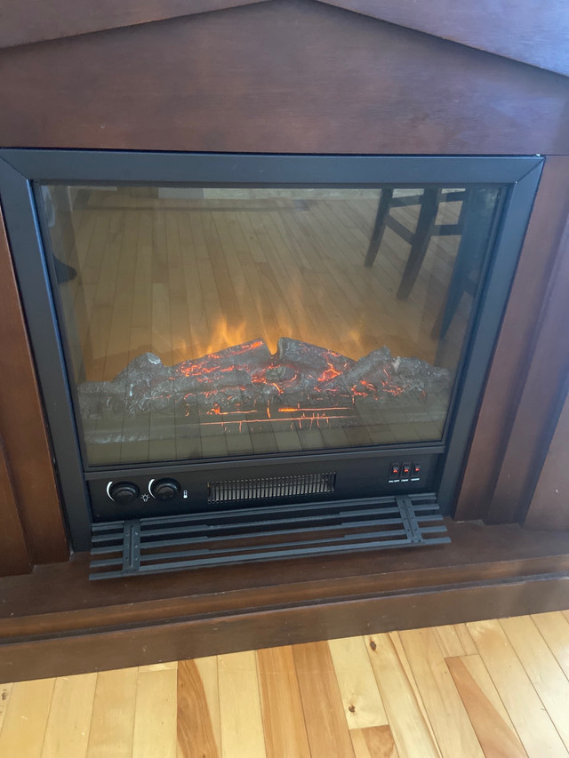 Electric fireplace in Home Décor & Accents in City of Halifax - Image 2
