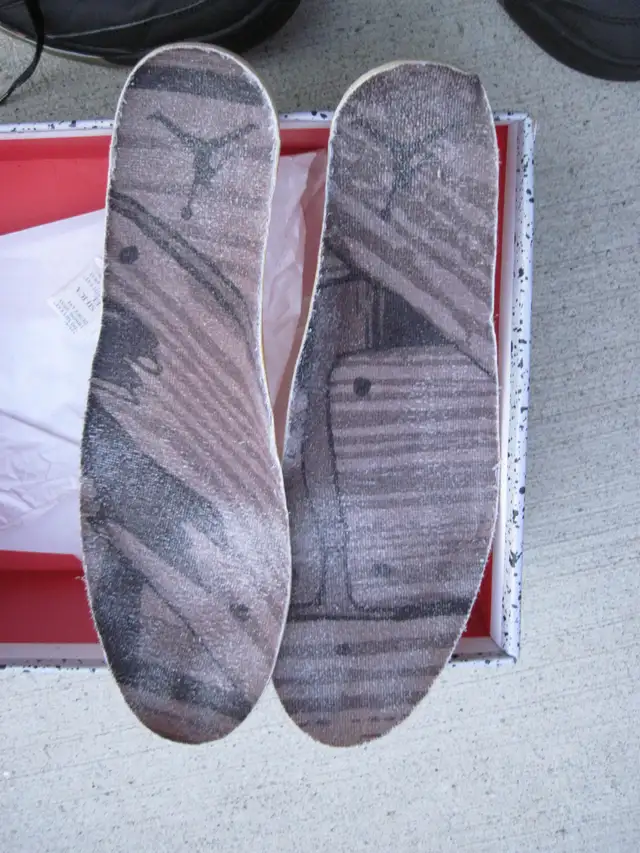 Jordan 5 Size 12 in Men's Shoes in Markham / York Region - Image 11