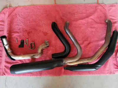 Full stock exhaust & slip-ons from 2022 Road King Special.