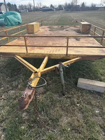 Flatbed trailer with no vin, single axle, currently located in stirling