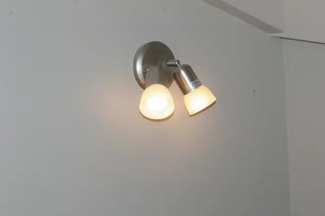 2 appliques muraux in Indoor Lighting & Fans in Laval / North Shore - Image 2