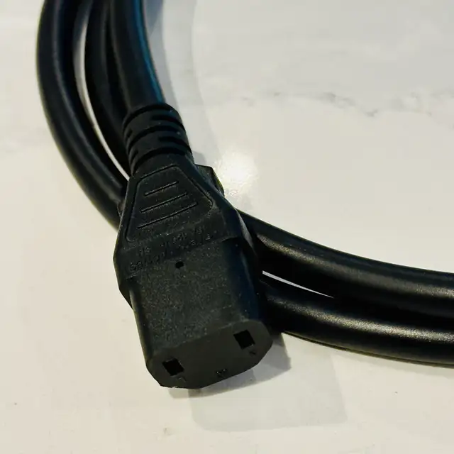 Vintage Two-Prong Synthesizer Power Cable in Performance & DJ Equipment in Saskatoon - Image 4