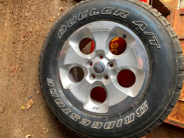 Set of 5 .. P255/70R18 Bridgestone Dueler Tires/Rims in Tires & Rims in Kitchener / Waterloo - Image 2