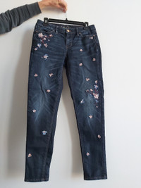 White House Black Market Floral 'The Girlfriend' Jeans Size 0