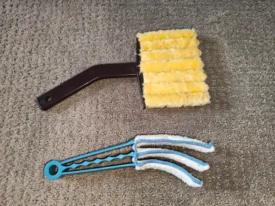 I am selling a 2 Piece - Window Blind Cleaner Duster Brush & Dusting Cleaner Tool in used, great con...