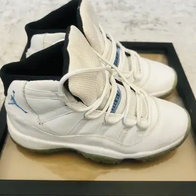 Air Jordan 11 Retro sz 5Y, View more