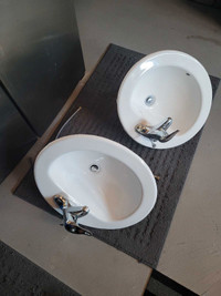 2 Sinks and faucets 