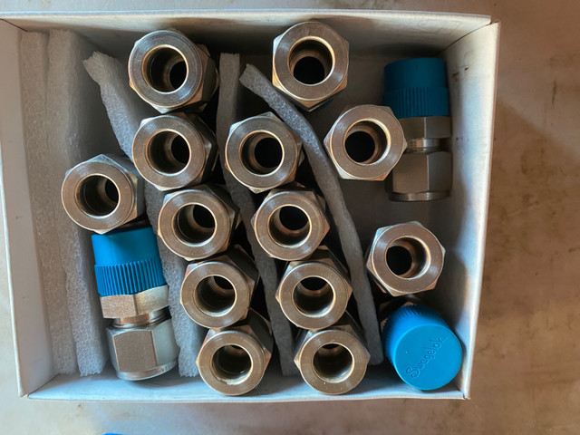 SWAGELOK 1/2 inch tube x 1/2 inch NPT Male fittings SS in Other Business & Industrial in St. Albert - Image 3