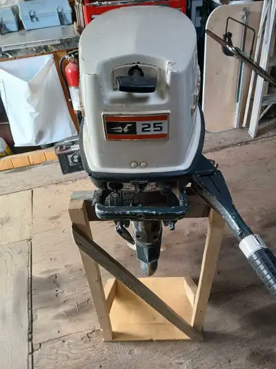 Good used 25 hp johnson 2 stroke, Used it up tell 4 years ago ,runs on spray. Good Compression .I am...