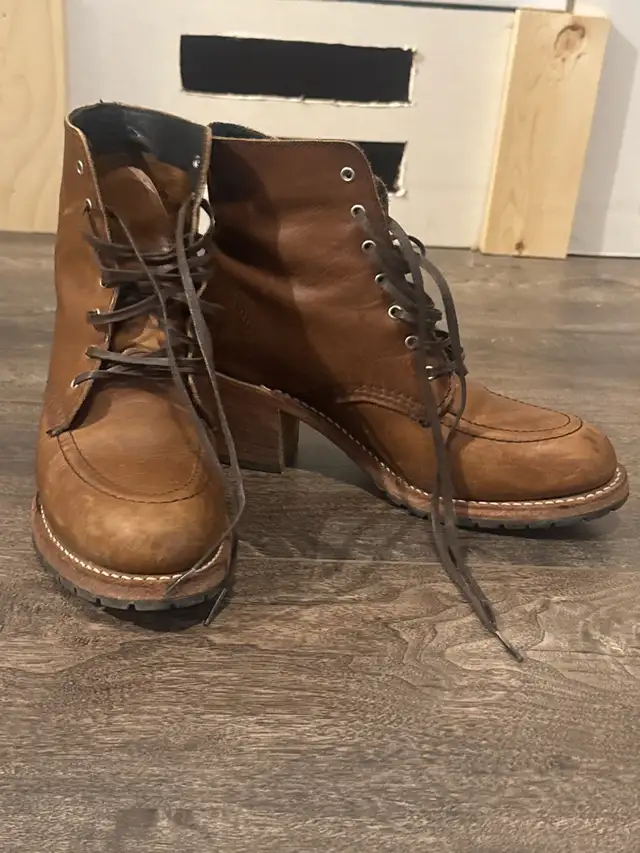 red wing brown leather women’s heels 7 1/2 in Women's - Shoes in Grande Prairie - Image 2
