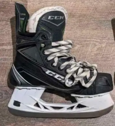 Hockey Skates CCM Ribcor - Size 6, View more