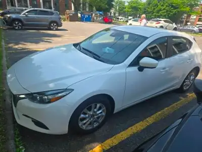 Je vends ma Mazda3 Sport GS 2018, une compacte fiable, économique et vraiment agréable à conduire. T...