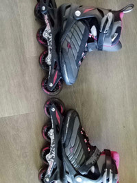 Woman's roller blades size 8