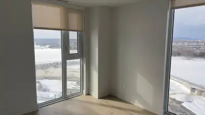 Premium 1 Bedroom with attached bathroom – Stunning falls view & Prime location! Located near Canadi...