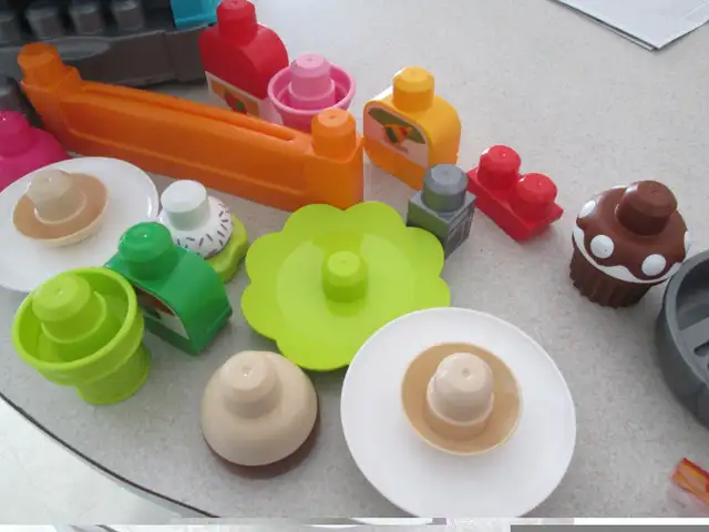 camion truc pour  manger(food) avec bloc?? in Kids in Laval / North Shore - Image 9