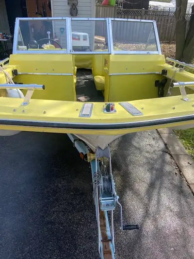 Good condition and very fast. Great for tubing and skiing. $3000 obo Includes: Bilge pump Interior l...