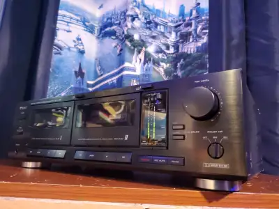 Comme sur les images : Stereo double cassette deck de qualité Teac modèle EW-650 Prix ferme un seul...