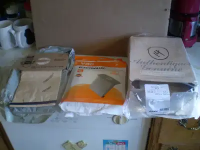 ELECTROLUX VACUUM BAGS- C STYLE FOR AP100,AP200 ETC TANK - $1, View more