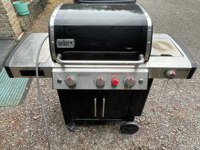 Weber BBQ - bought 2021 in BBQs & Outdoor Cooking in North Bay - Image 3