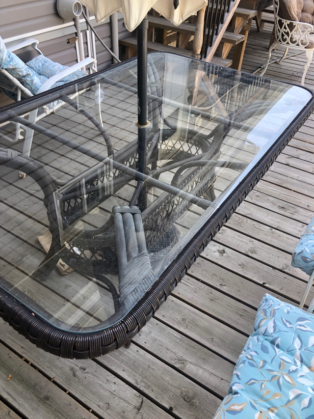 All weather outdoor wicker dining table with glass top in Patio & Garden Furniture in Calgary - Image 2