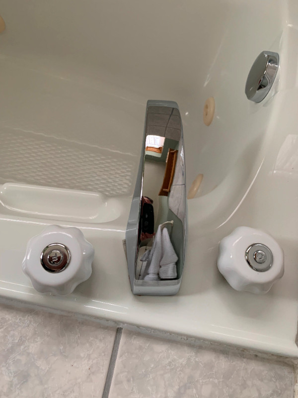 ROBINET POUR BAIGNOIRE CRANE BATHTUB FAUCET dans Plomberie, éviers, toilettes et bains  à Laval/Rive Nord
