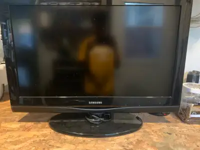 Just like new and can be used also as a computer monitor, with hdmi and remote