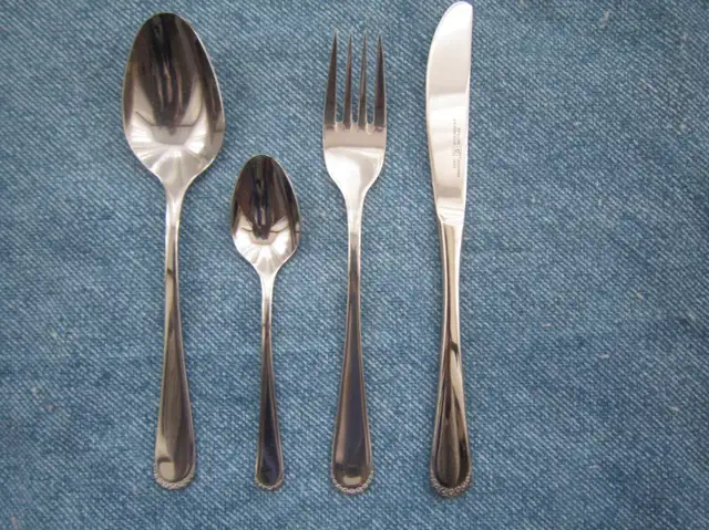 Zweilling 30 piece Flatware Set in Kitchen & Dining Wares in City of Toronto - Image 3