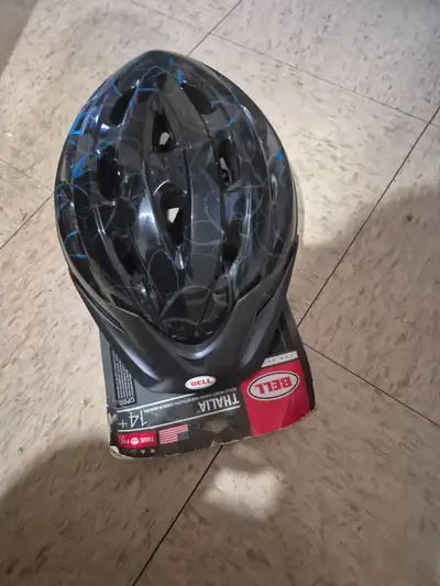 Casque de velo neuf, View more
