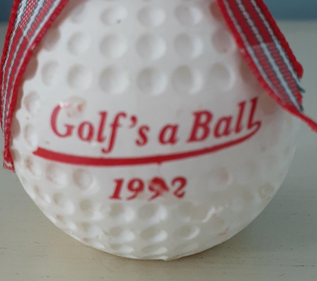 1992 Hallmark Keepsake Ornament Golf's A Ball - golfball snowman in Arts & Collectibles in Markham / York Region - Image 6