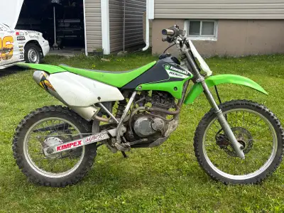 Selling 06 KLX 125. Bike runs great, FMF exhaust, carb was just rebuilt. My nephew outgrew it so we’...