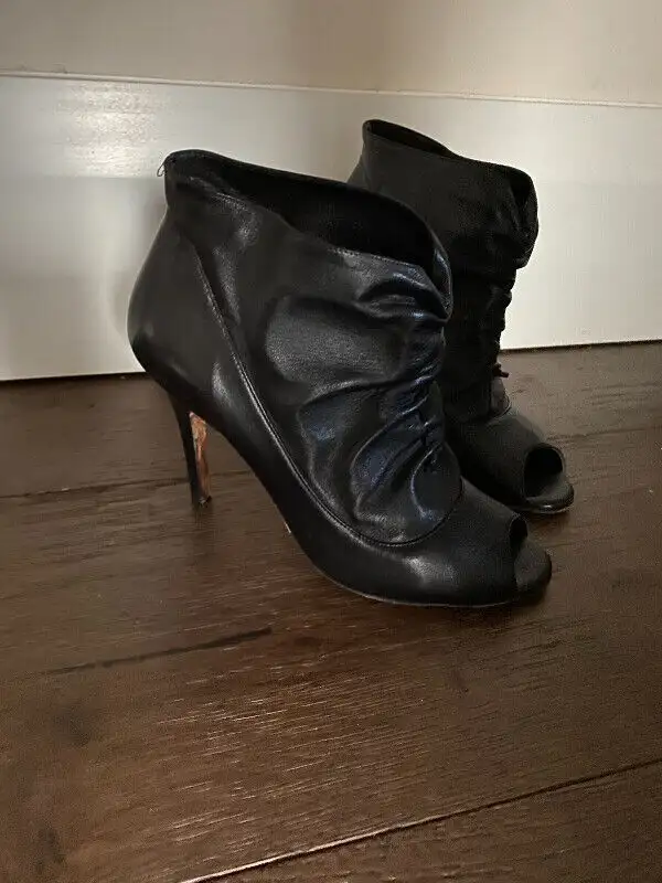 Women’s Designer Shoes:  Dior Valentino Manolo Blahnik Shoes in Women's - Shoes in City of Toronto - Image 4
