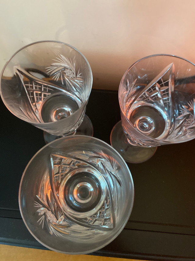Pinwheel wine glasses -  3 in Kitchen & Dining Wares in Barrie - Image 2
