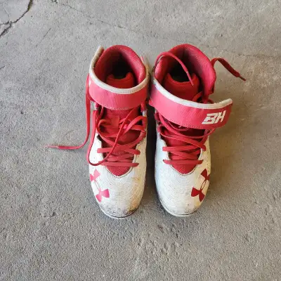 Under Armour baseball cleats. Size 4. $20