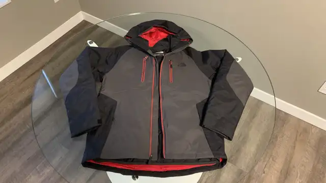 North Face Winter Jacket in Men's in Kitchener / Waterloo - Image 2