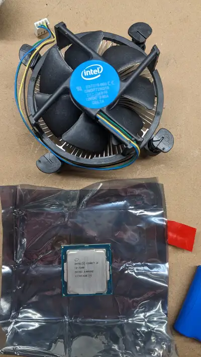 CPU intel (7) i3 7100 + fan, View more