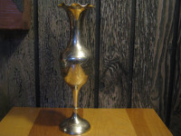Vase en cuivre DELGIF INDIA. Hauteur : 12 pouces.