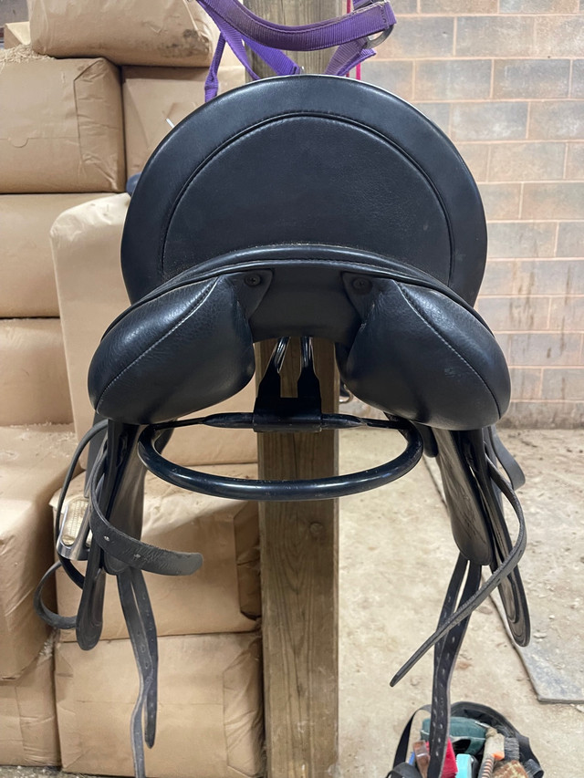 Schleese HK dressage saddle  in Equestrian & Livestock Accessories in Brantford - Image 2