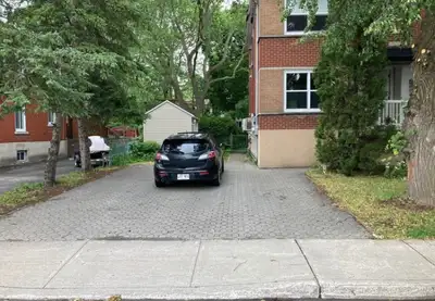 One outdoor parking spot for rent: - in a residential and safe area in Rosemont (H1X 2V7) - price pe...