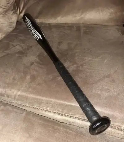 Easton 2TB5 model Bat, View more