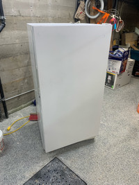 Congelateur vertical / Upright Freezer