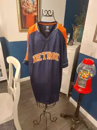 Detroit tigers jersey xl