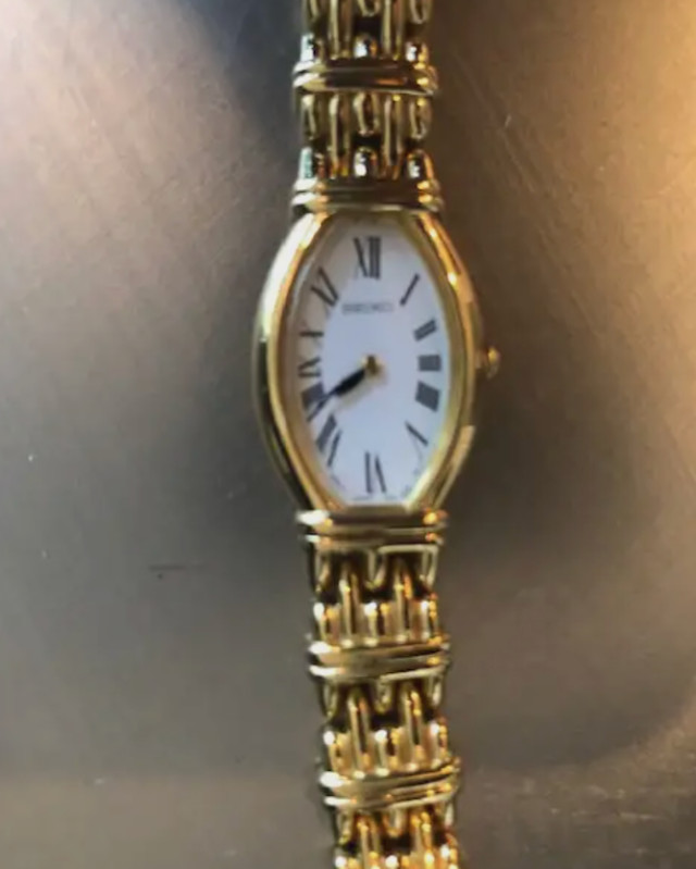 Gold Seiko Watch with Roman Numerals in Jewellery & Watches in City of Toronto