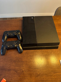 PS4 + 2 controllers + 12 Games