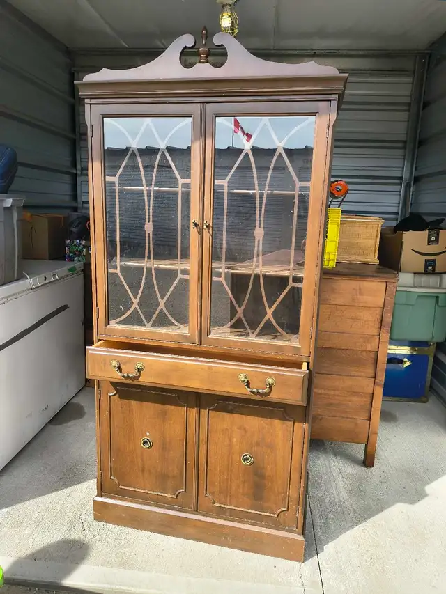 antique cabinet  in Hutches & Display Cabinets in Edmonton - Image 3
