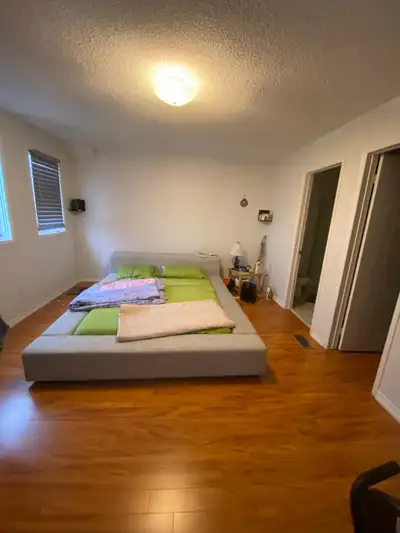 ✨ Semi-Furnished Master Bedroom for Rent ✨ Glen Erin Dr & Britannia Rd Area A spacious semi-furnishe...