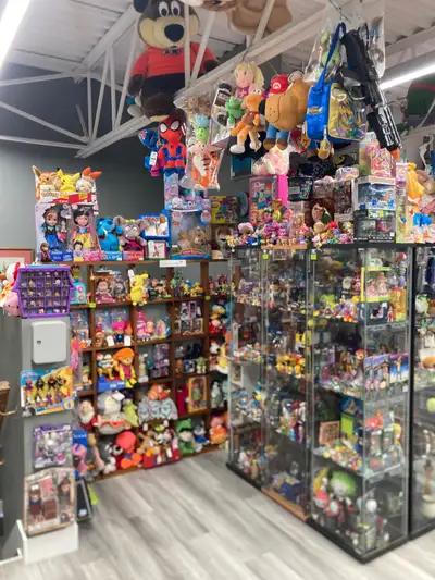  Vintage Vendors Sale! Toys collectables Diecast antiques more, View more