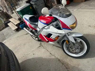1991 Yamaha FZR1000 44,117km at date of listing Second owner, know the first/original owner personal...
