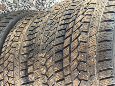 4 Pneus d'Hiver en excellent état à 180$ -Taille: 205/50/R17 - usure : être 9/32 et 8/32