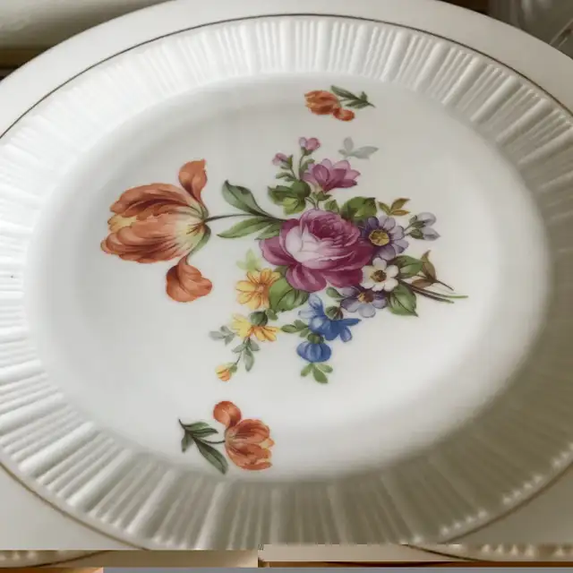 JL Menau Tea Coffee Set and Cake Stand GDR in Kitchen & Dining Wares in Ottawa - Image 4