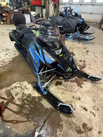 Yamaha Transporter 2-UP 400cc Single Cylinder Liquid Cooled 2-Stroke Year: 2022 KM: 313 Great starte...